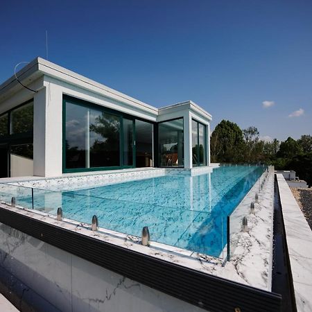 Villa Bauhaus Wellness Apartman 102 Siofok Ngoại thất bức ảnh